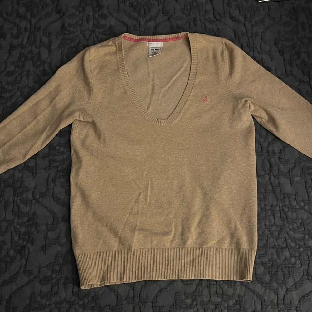 OLD NAVY Women's V-Neck Long Sleeve Pullover Sweater in Camel/Tan
